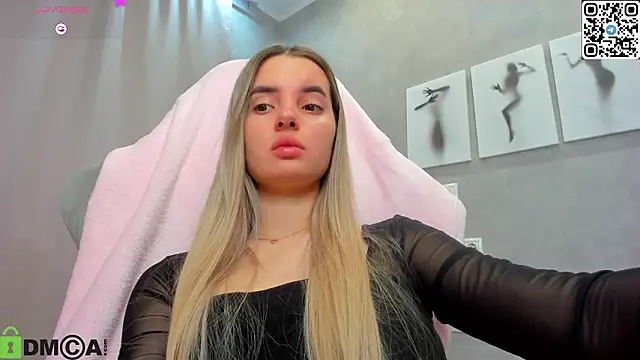 Show modela Donna_Evans na web-kameri