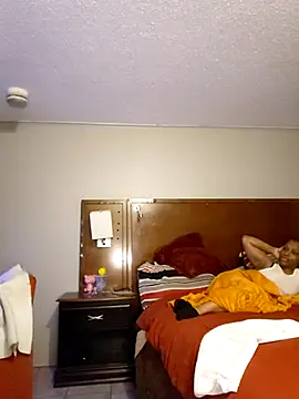 TooGoodConway23: διαδικτυακό σόου στην κάμερα