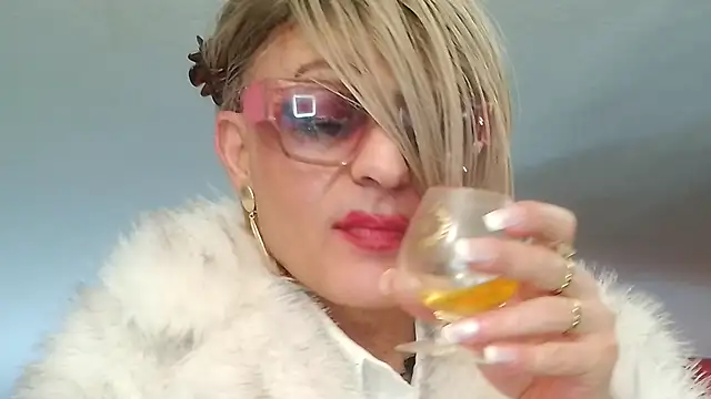 LadyOxana Live XXX-chat