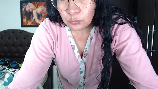 Grace_mature_milf élő XXX-chatje