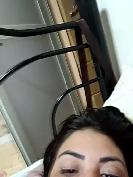 Chat +18 de CubanaCulonaxxx ao vivo