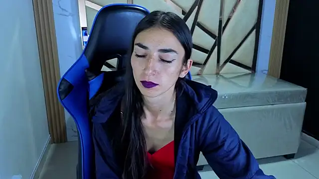 Maily_a_ Adlı Modelin Canlı XXX Sohbeti