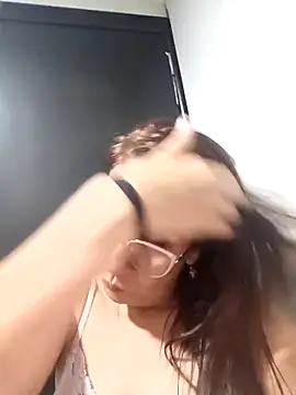 Cleo0303のライブXXXチャット