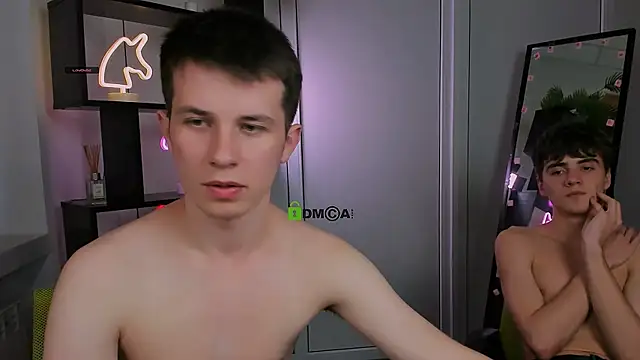 emil_lucky live XXX chat