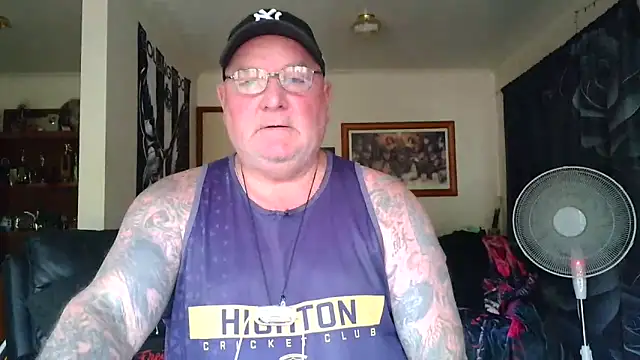 KINKYBLUEYES69 webcam show