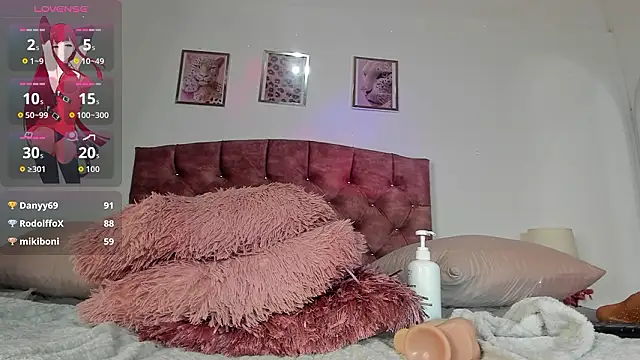 luna_velveth live XXX chat