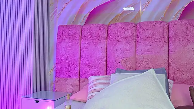 emmacurvy's Live XXX Chat