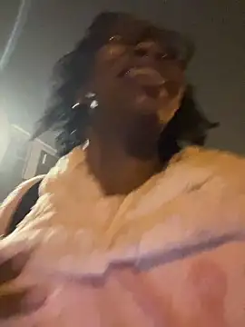 Chat +18 de mochamimi ao vivo