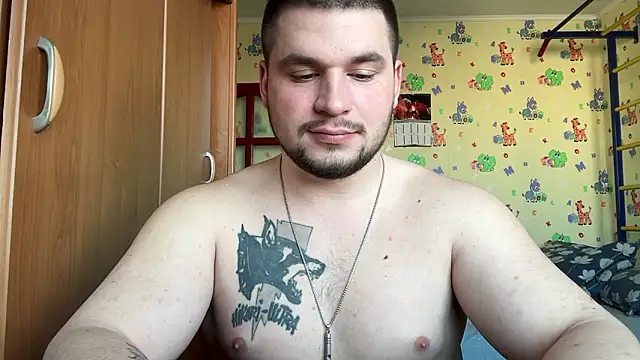 chiraq1945: διαδικτυακό σόου στην κάμερα