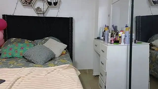 charlotte_077 即時 XXX 聊天