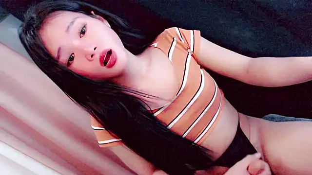 Amomentoflust99 在線直播表演