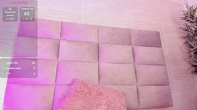 Chat +18 de estefanyy_ ao vivo