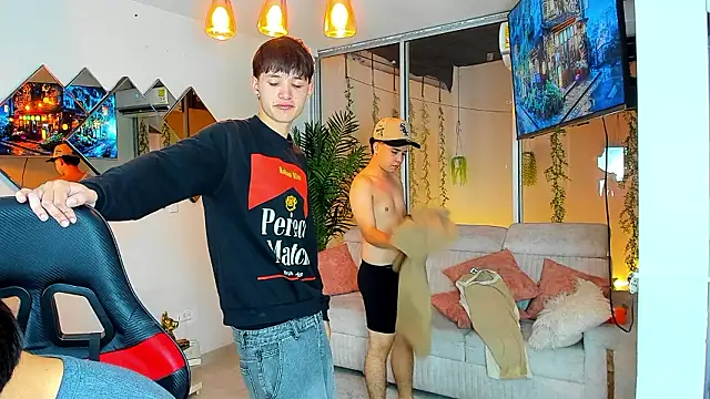 Houseofwarriosn Live XXX chat