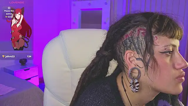 XXX chat uživo modela _sharlotte777