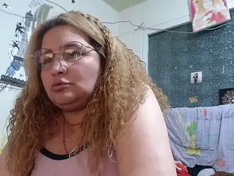 Perla1981--'s Live XXX Chat