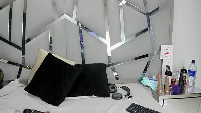 Catherinee69_x: онлайн-секс-чат