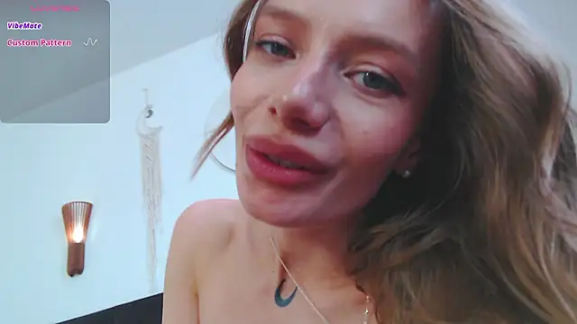 LunaticaBae Chat XXX live