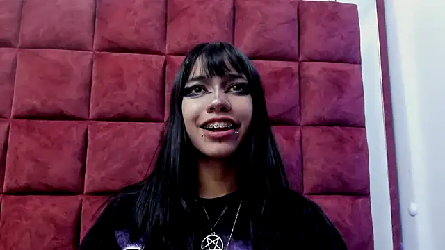 DAKOTALUCIFENA: онлайн-секс-чат