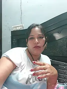 Chat +18 de Poojabhabi101 ao vivo