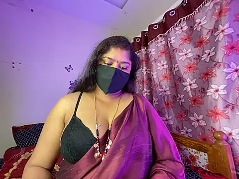 LouleyRanii Live XXX-Chat