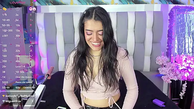 Chat +18 de IsaDiiaz ao vivo