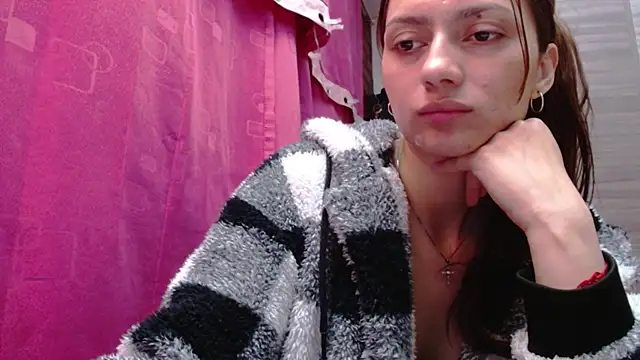 Czat XXX na żywo – holy_juli