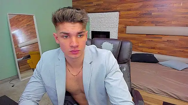 MaxKaidenのライブXXXチャット