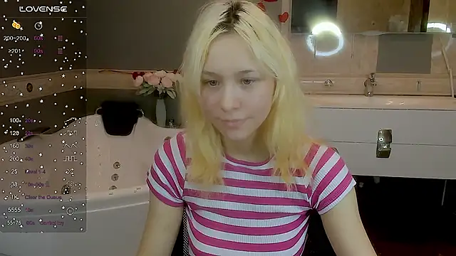 XXX chat uživo modela EmilyTrase