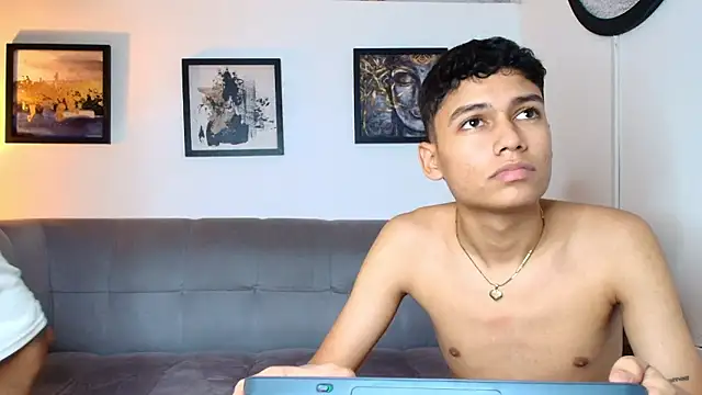 COUPLES_BOYS' Webcam Show