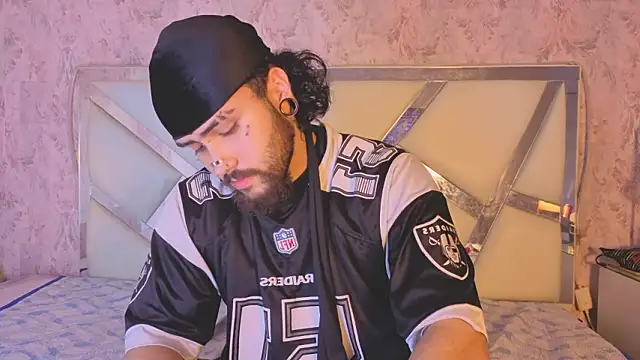 Benny_and_Mark Chat XXX live