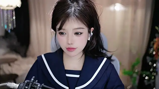 Cecily Adlı Modelin Canlı XXX Sohbeti