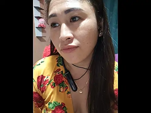 Ugly-Filipina's Live XXX Chat