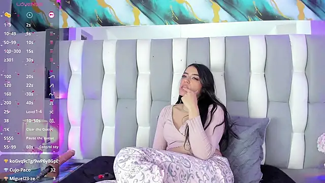 Chat +18 de IsaDiiaz ao vivo