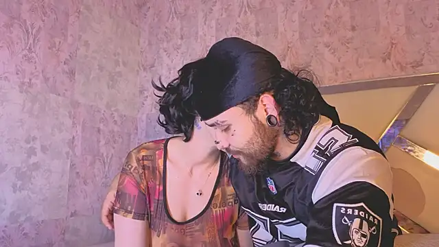 Chat +18 de Benny_and_Mark ao vivo