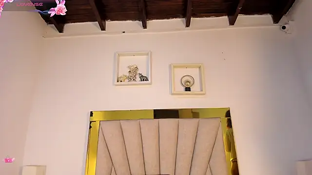 vahiolet_fuentes' Live XXX Chat