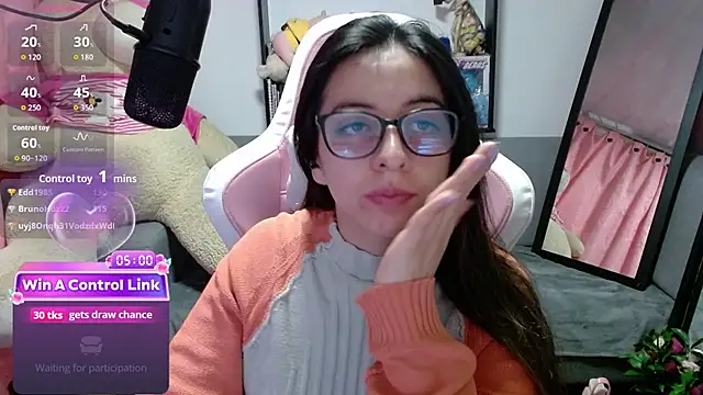 Maggie_Fox3 élő XXX-chatje