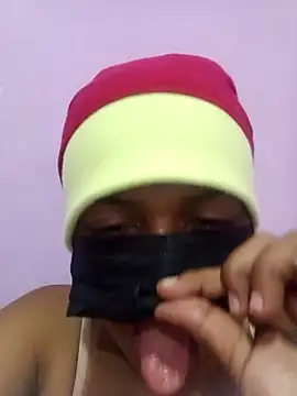 Malee_S: онлайн-секс-чат