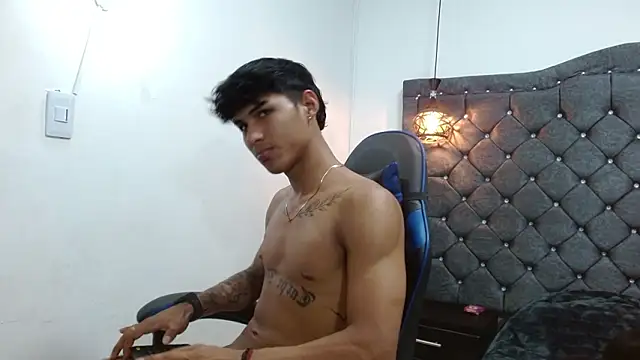 luka_big18 Adlı Modelin Canlı XXX Sohbeti