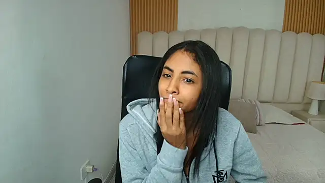 shaneelle 即時 XXX 聊天