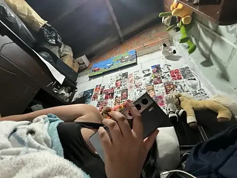 violeta_818 即時 XXX 聊天