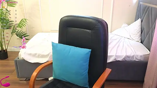 Kuro_Ren Chat XXX in diretta