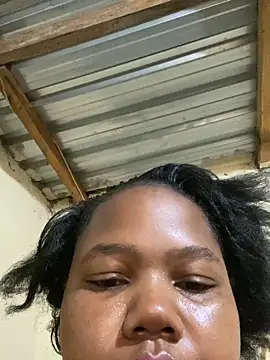 Curvycandy95 即時 XXX 聊天