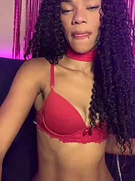 Chat +18 de Cammgirlmii ao vivo