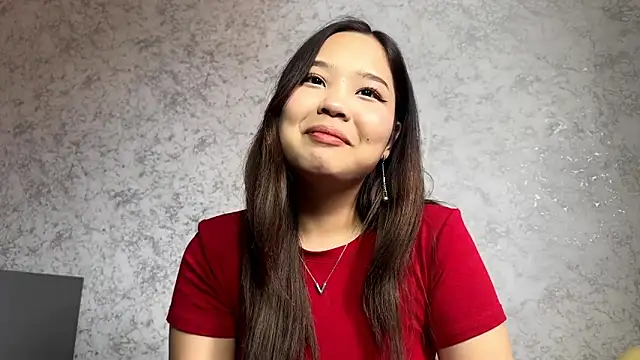 Chat +18 de RegenaLandauer ao vivo