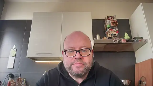 theitalianbear's Live XXX Chat