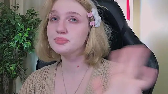 ELLIEJAY: онлайн-секс-чат