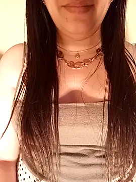 LONA-_- Live XXX-chat