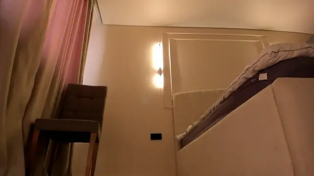 XXX chat uživo modela Wizardkis