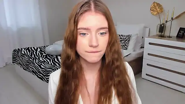 Chat +18 de Erica_Kiss ao vivo