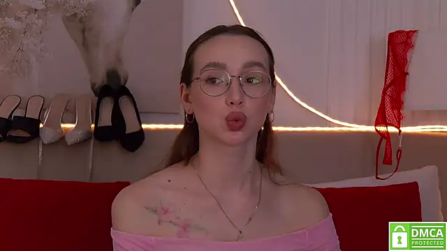 Emily_Simon 现场XXX聊天